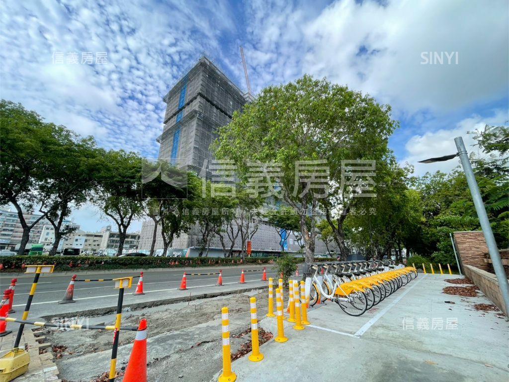 好想賣鉑悅三房平車房屋室內格局與周邊環境