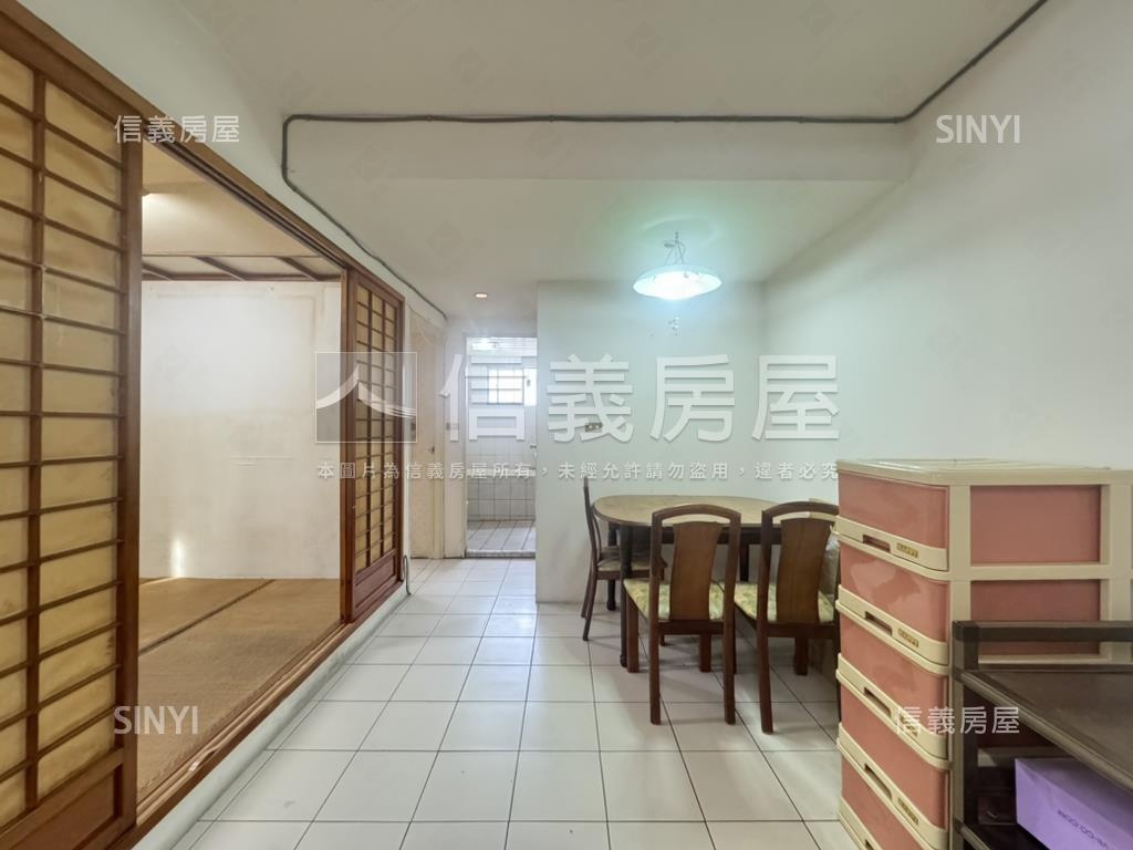七賢二路前後陽台採光三房房屋室內格局與周邊環境