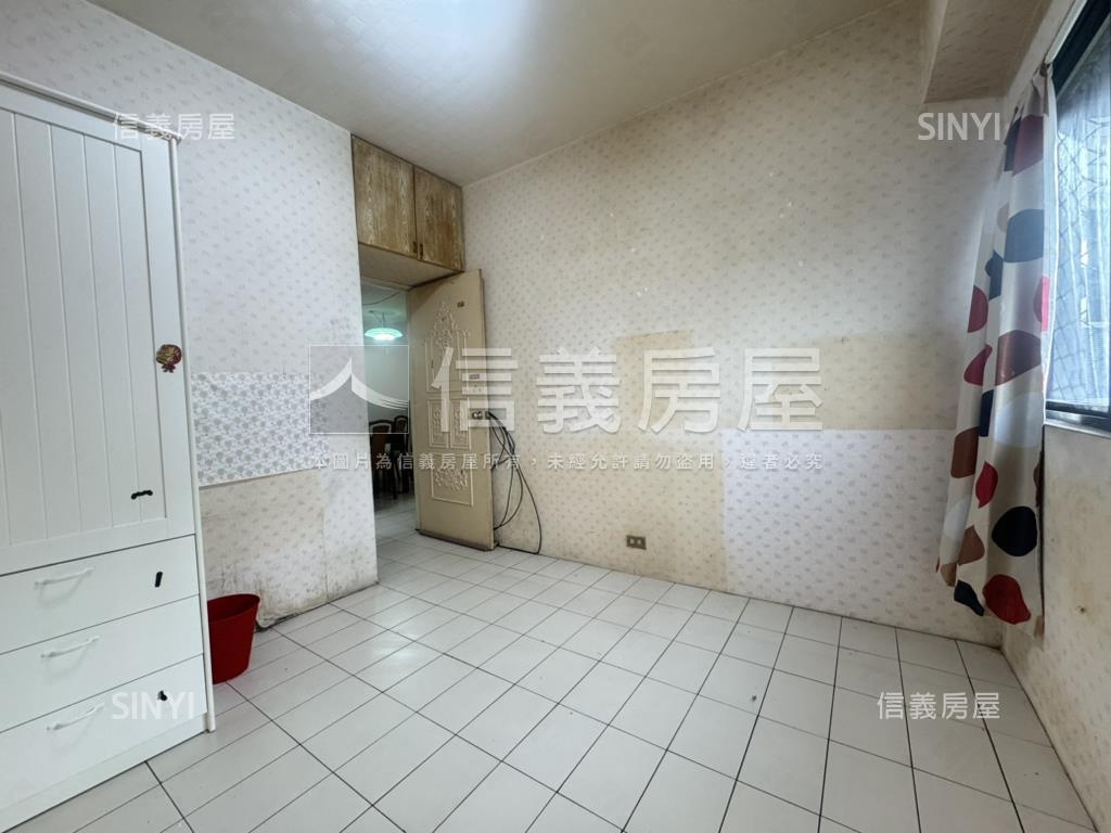 七賢二路前後陽台採光三房房屋室內格局與周邊環境