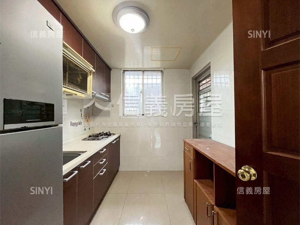 ｛五工天廈｝明亮三房車位房屋室內格局與周邊環境