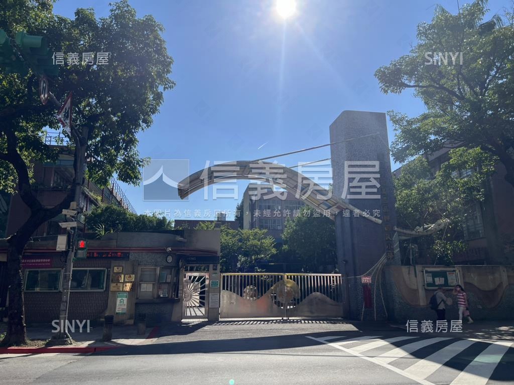 信義區低總面寬一樓店辦房屋室內格局與周邊環境