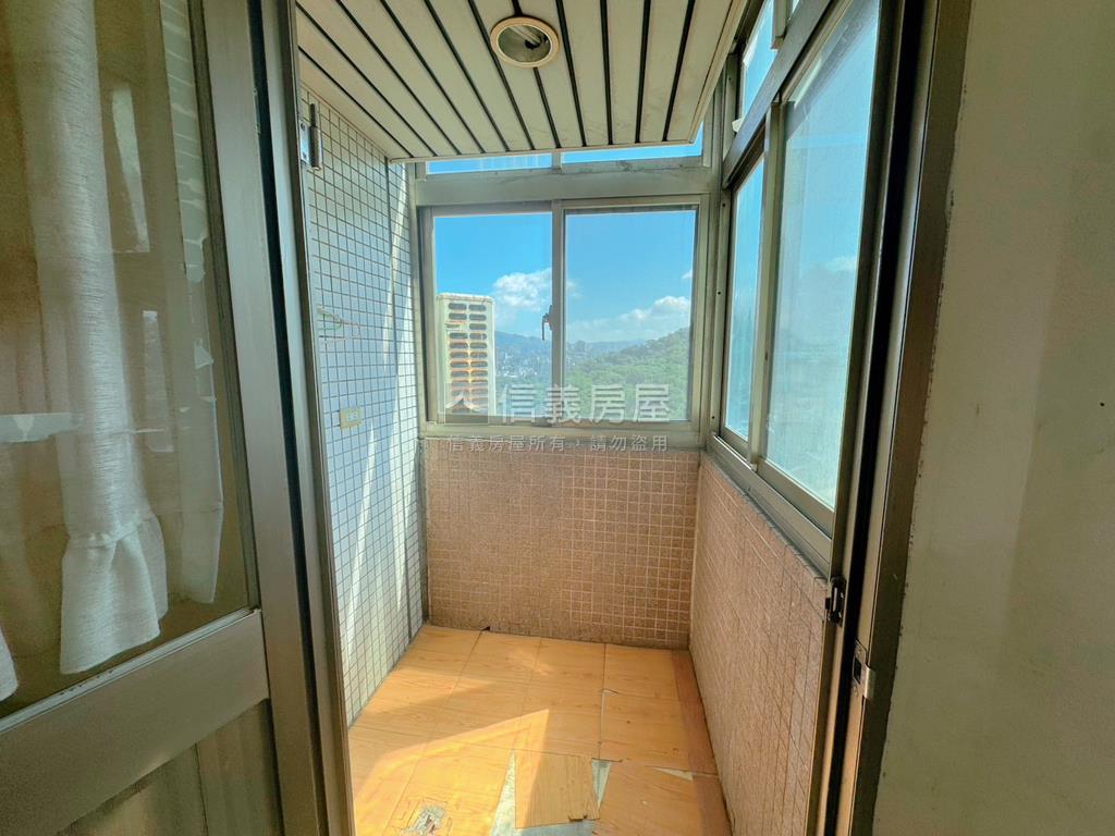 景美捷運高樓小資美套房屋室內格局與周邊環境