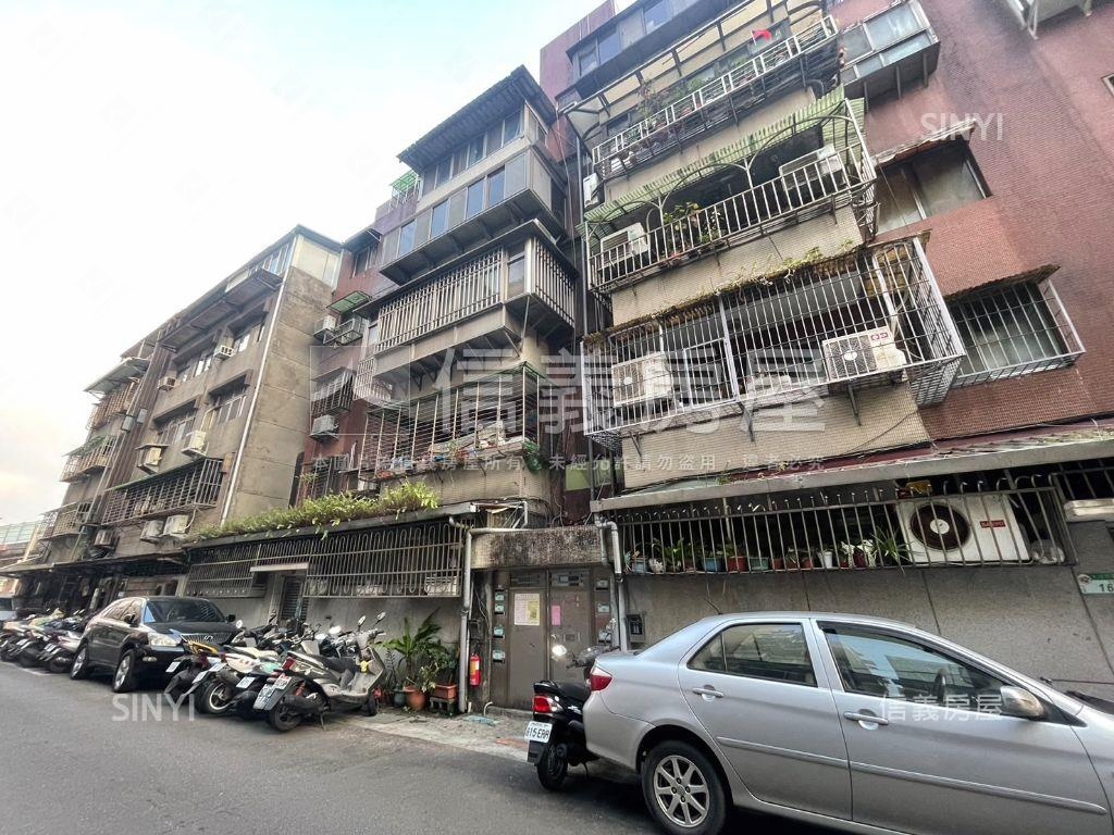 專任大巨蛋頂加１０１美景房屋室內格局與周邊環境