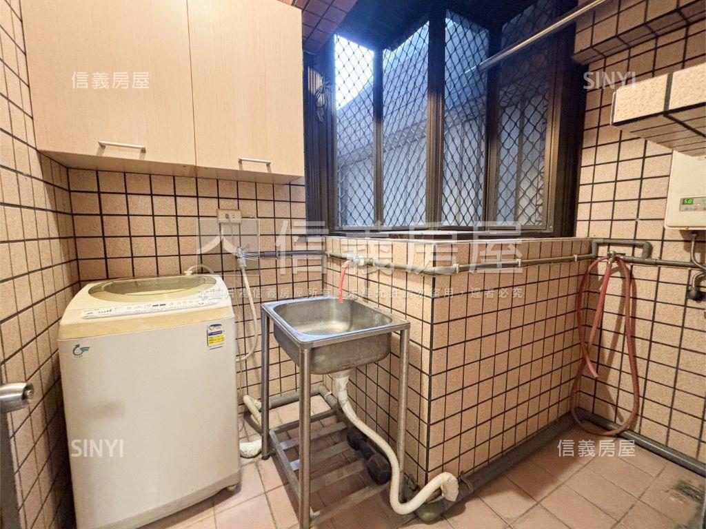 大墩十二街機能好套房房屋室內格局與周邊環境