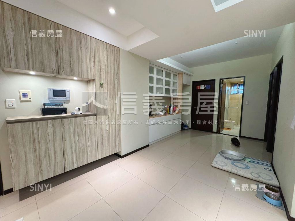 ⭐長虹大鎮美兩房＋車位⭐房屋室內格局與周邊環境