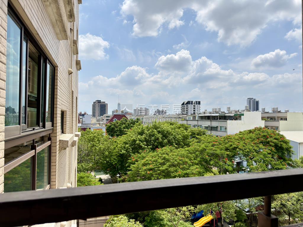 西雅圖｜綠景質感兩房平車房屋室內格局與周邊環境