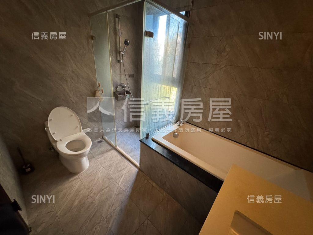 三房雙車位京王質感社區房屋室內格局與周邊環境
