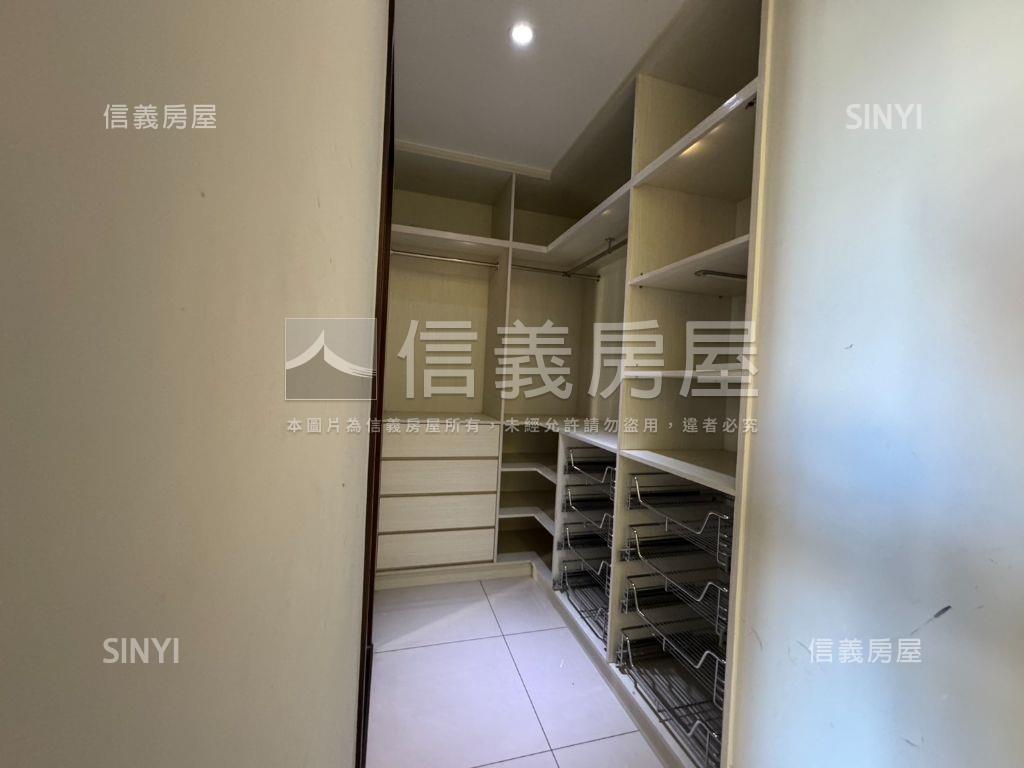 三房雙車位京王質感社區房屋室內格局與周邊環境