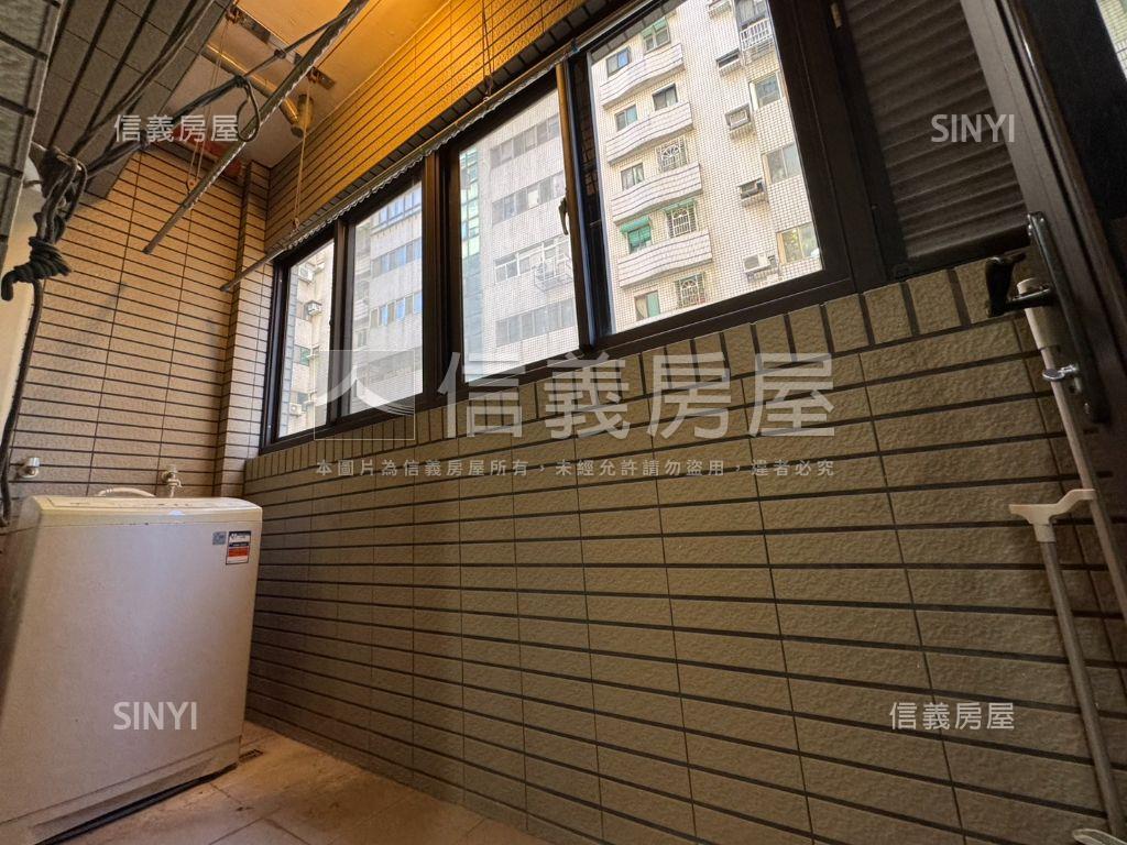三房雙車位京王質感社區房屋室內格局與周邊環境