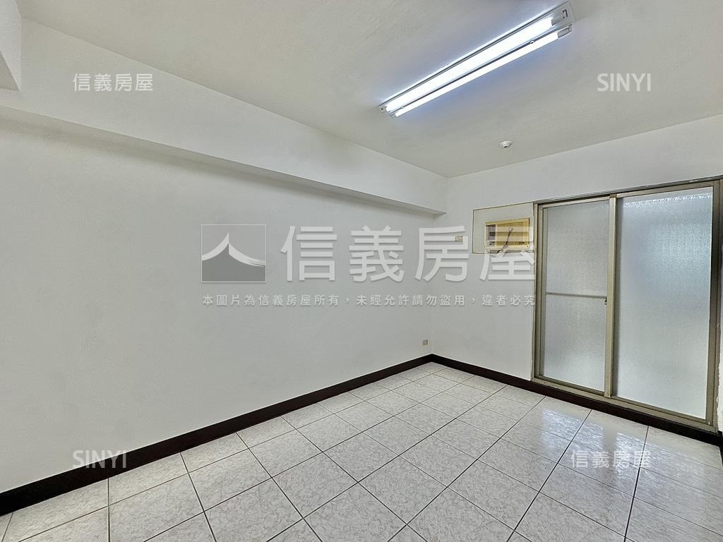 西區文商店面公園第一排房屋室內格局與周邊環境