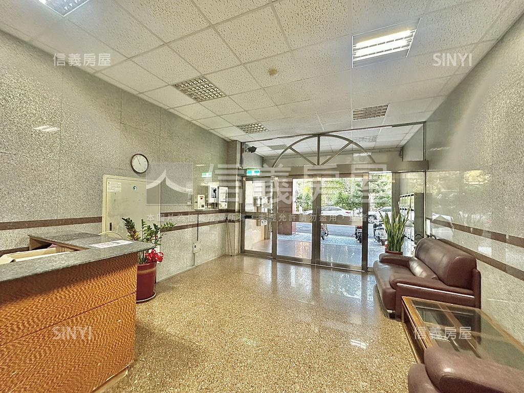 西區文商店面公園第一排房屋室內格局與周邊環境