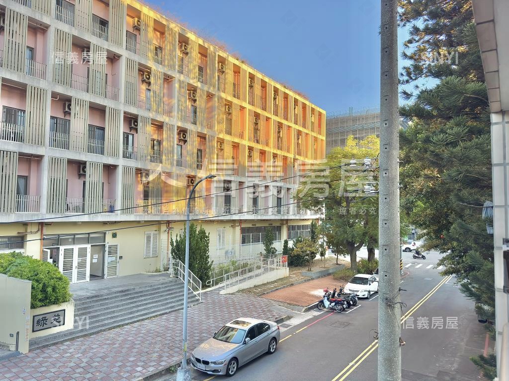 西區文商店面公園第一排房屋室內格局與周邊環境