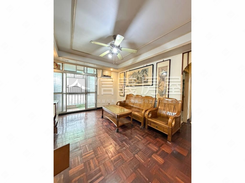 邊間三面採光四房美寓房屋室內格局與周邊環境