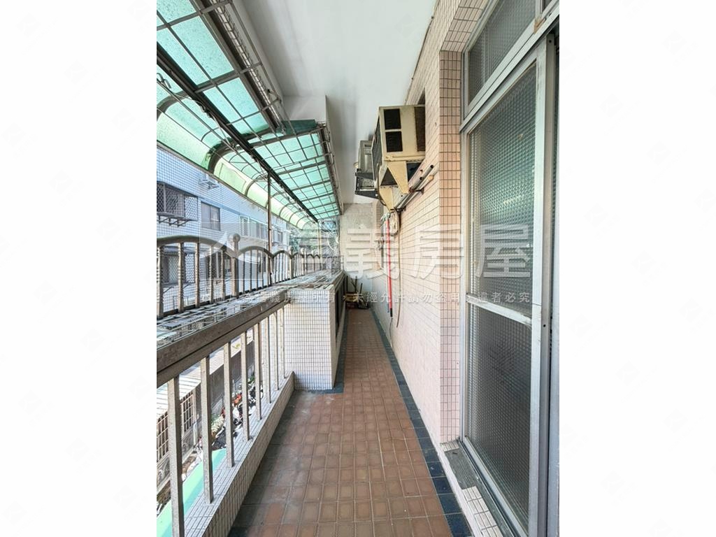 邊間三面採光四房美寓房屋室內格局與周邊環境