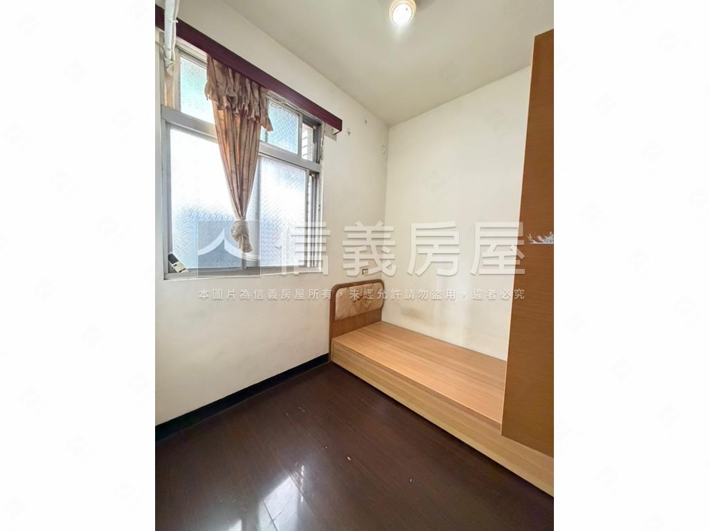 邊間三面採光四房美寓房屋室內格局與周邊環境