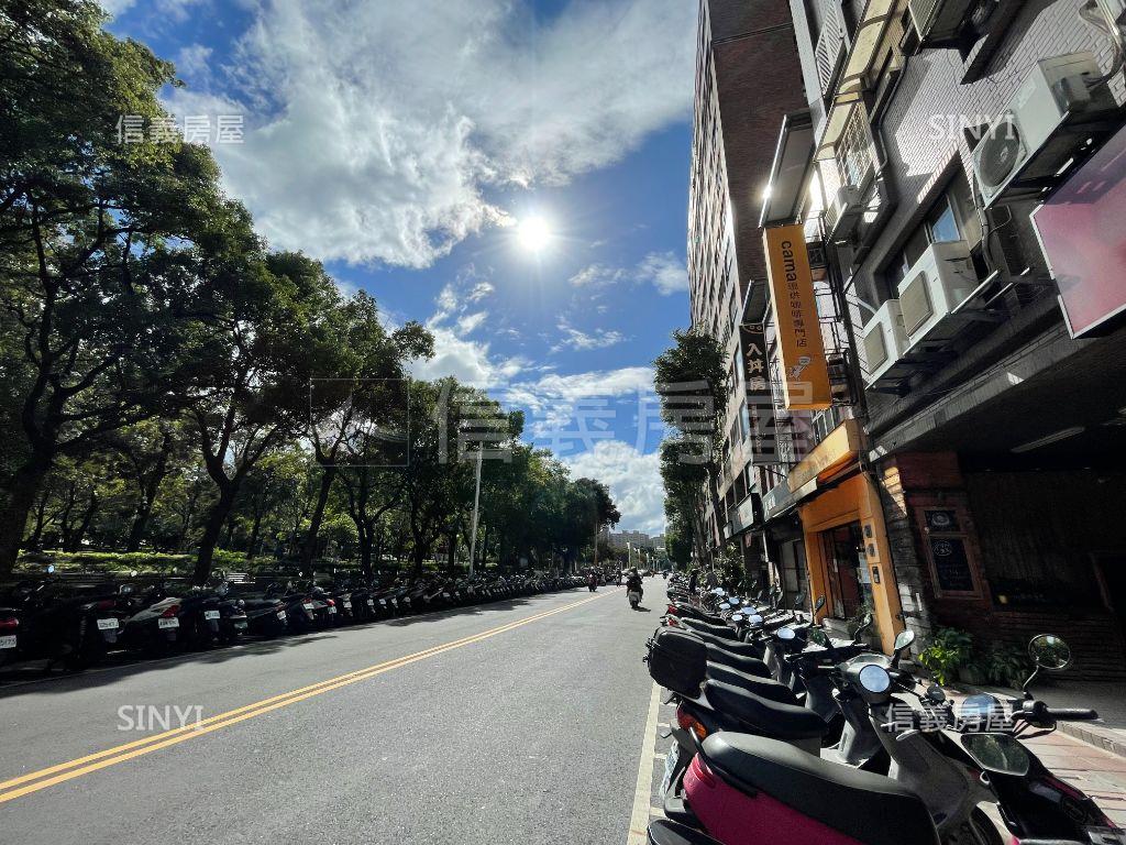 頂溪站～公園採光三房車位房屋室內格局與周邊環境