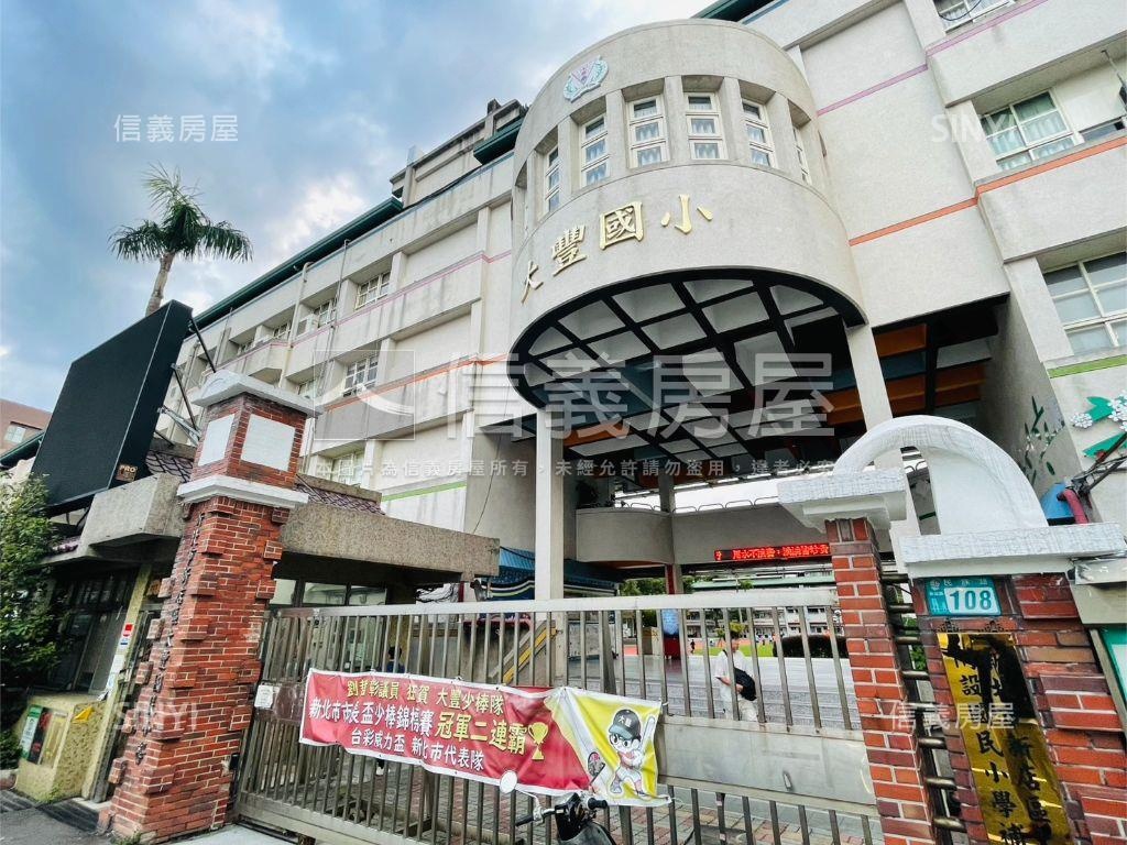 新★正民族路一起發金店面房屋室內格局與周邊環境