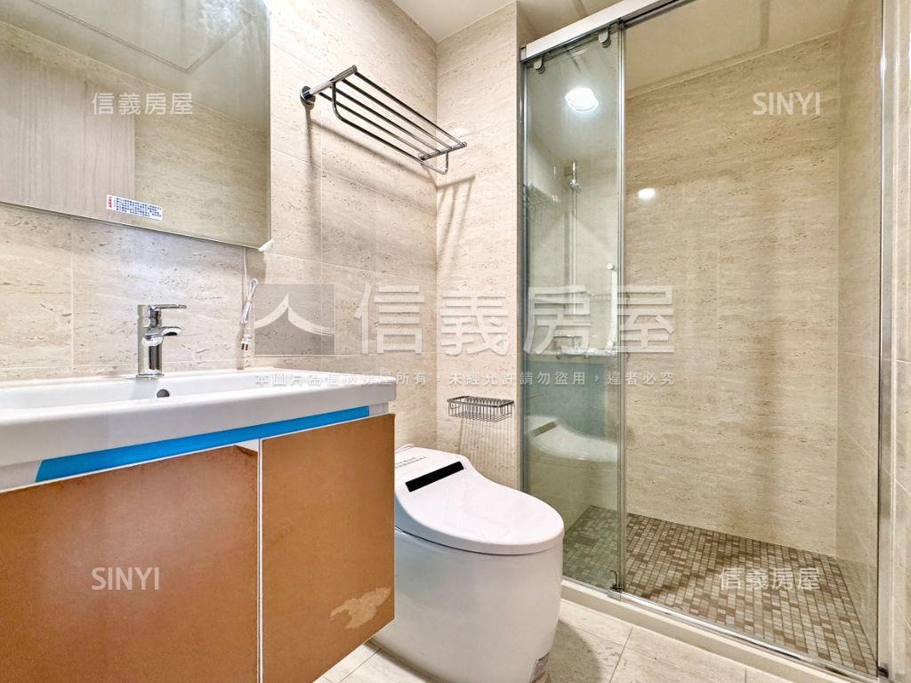 全新高醫採光景觀三房車位房屋室內格局與周邊環境