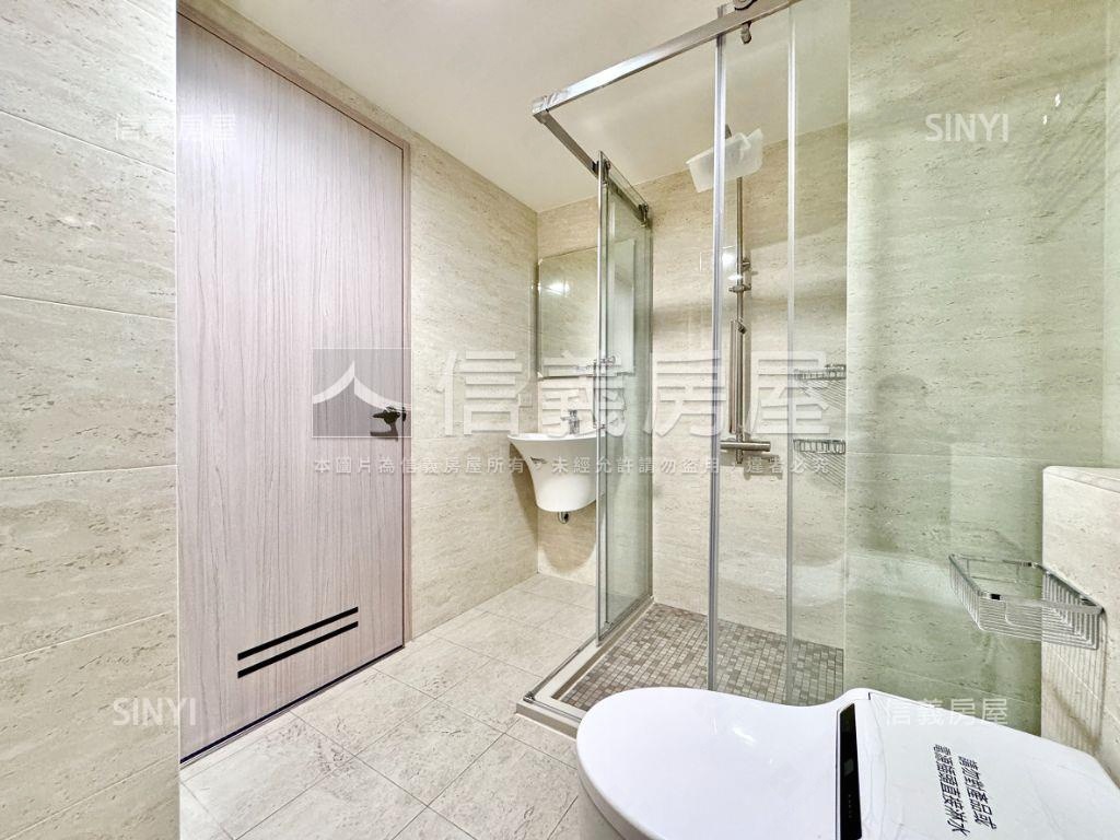 全新高醫採光景觀三房車位房屋室內格局與周邊環境