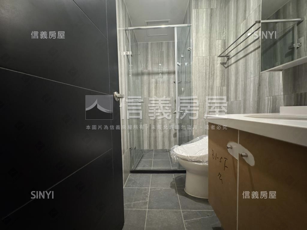 世界花園小巧玲瓏房屋室內格局與周邊環境