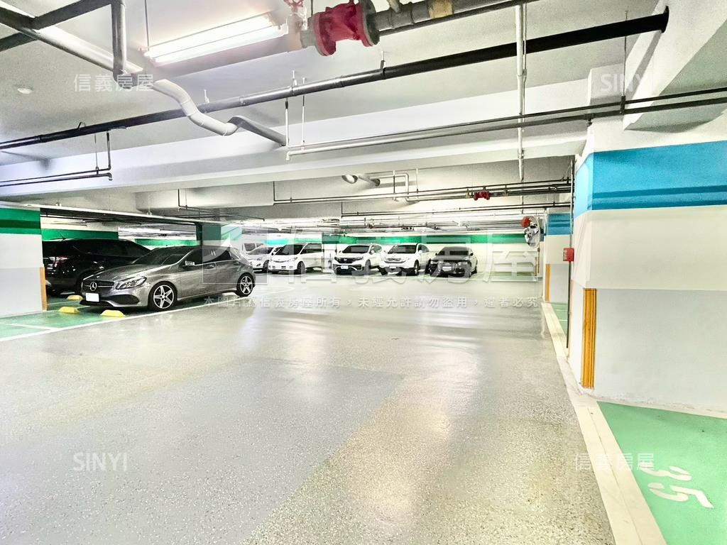 幸福站Ａ２平面邊邊大車位房屋室內格局與周邊環境