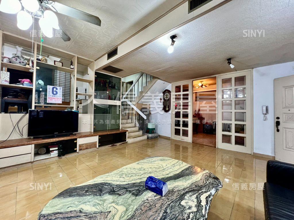 車庫庭園邊間美墅｜免上山房屋室內格局與周邊環境