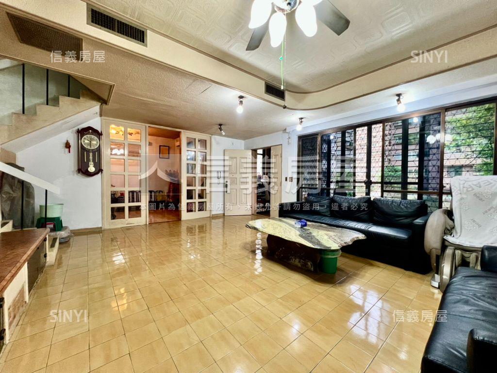 車庫庭園邊間美墅｜免上山房屋室內格局與周邊環境