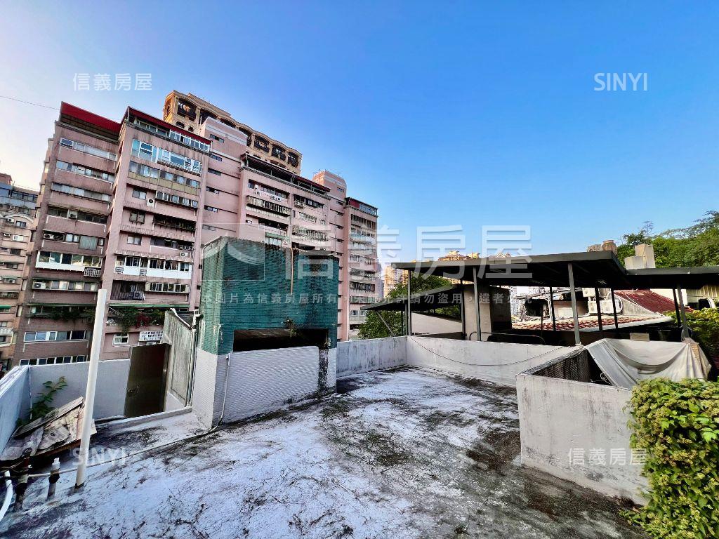 車庫庭園邊間美墅｜免上山房屋室內格局與周邊環境