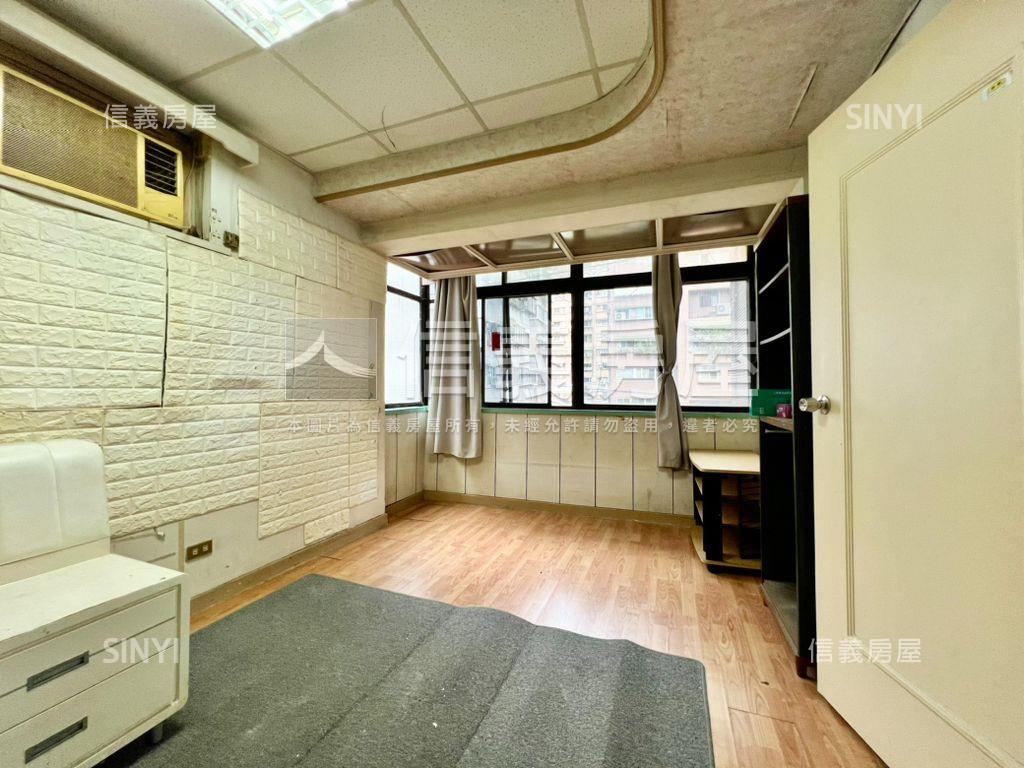 車庫庭園邊間美墅｜免上山房屋室內格局與周邊環境