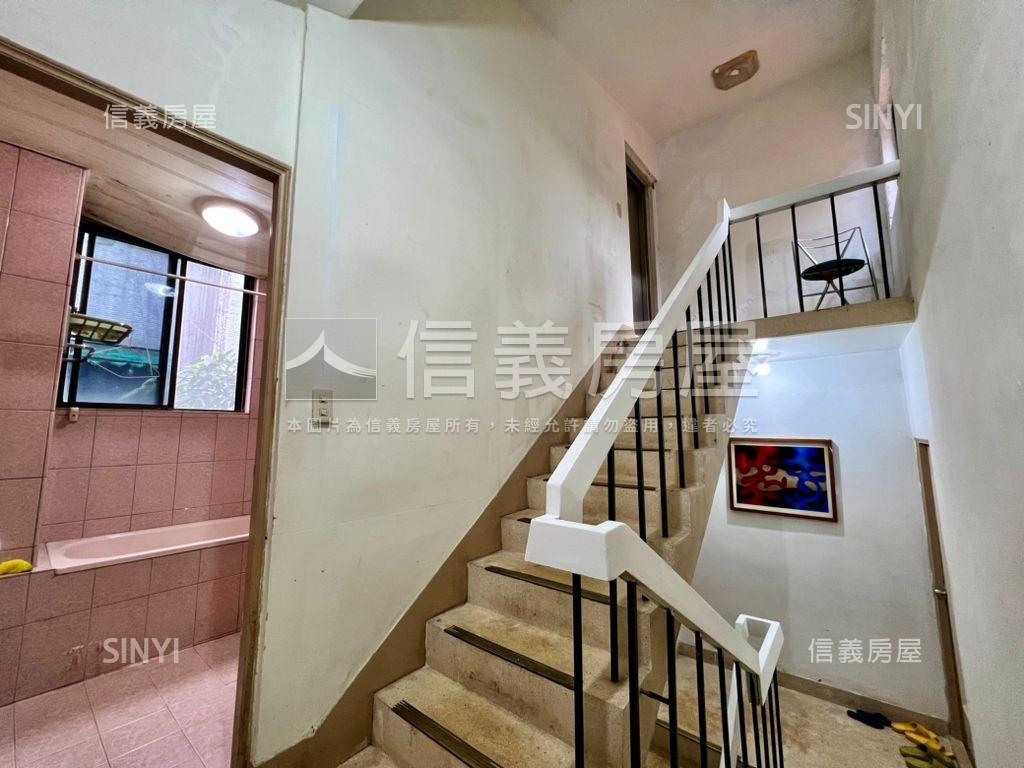 車庫庭園邊間美墅｜免上山房屋室內格局與周邊環境