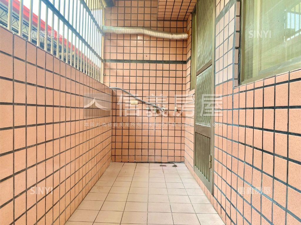近公園屋況美三房房屋室內格局與周邊環境