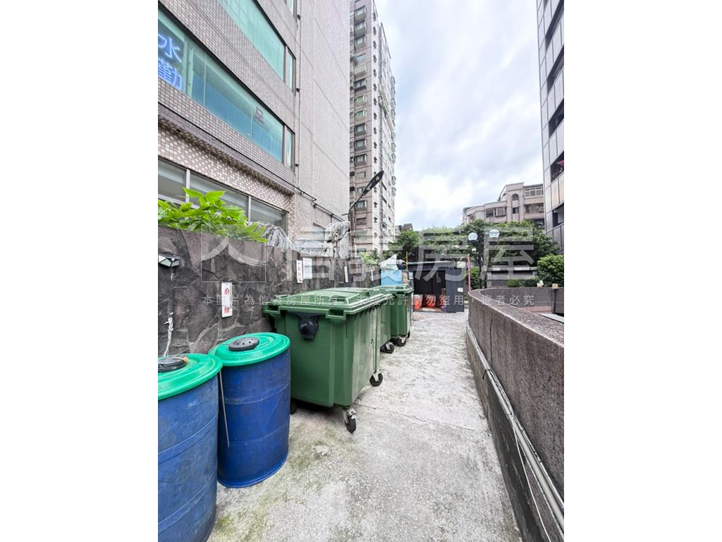 鑽石名門稀有邊間三房房屋室內格局與周邊環境