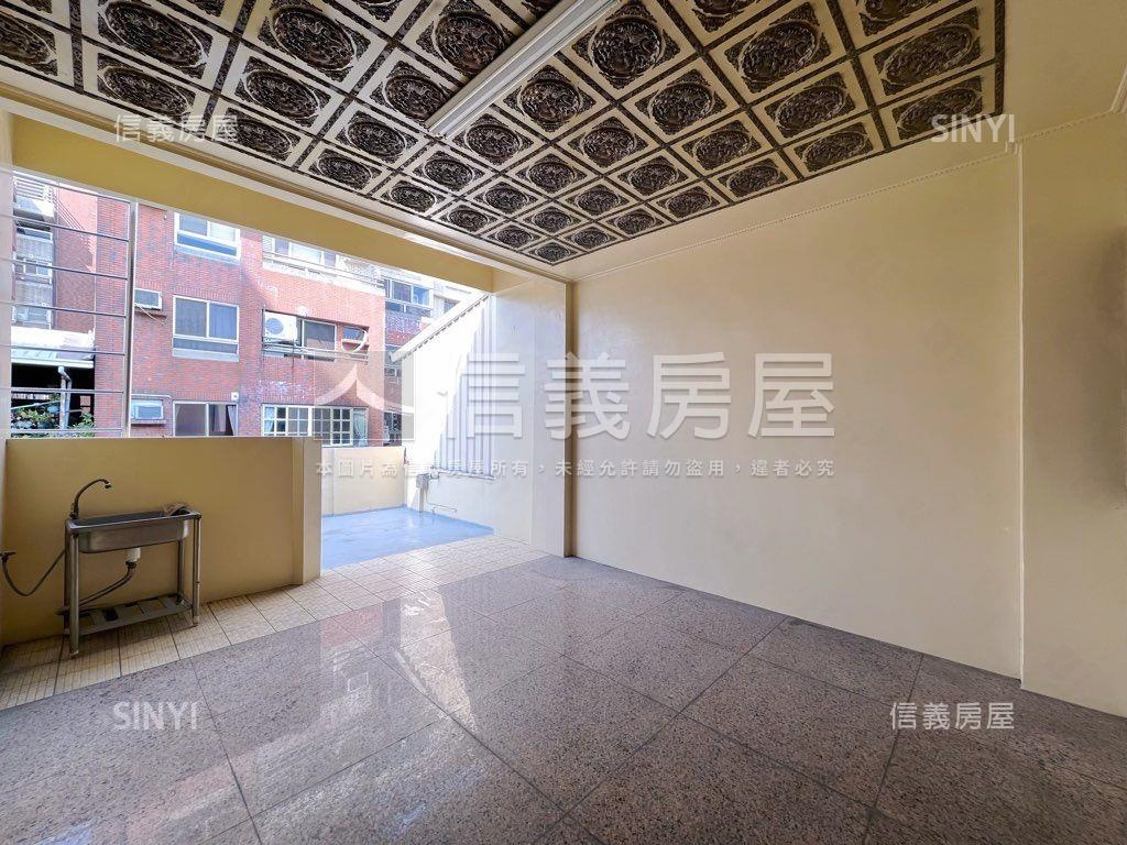 南屯臨路透天Ｂ房屋室內格局與周邊環境