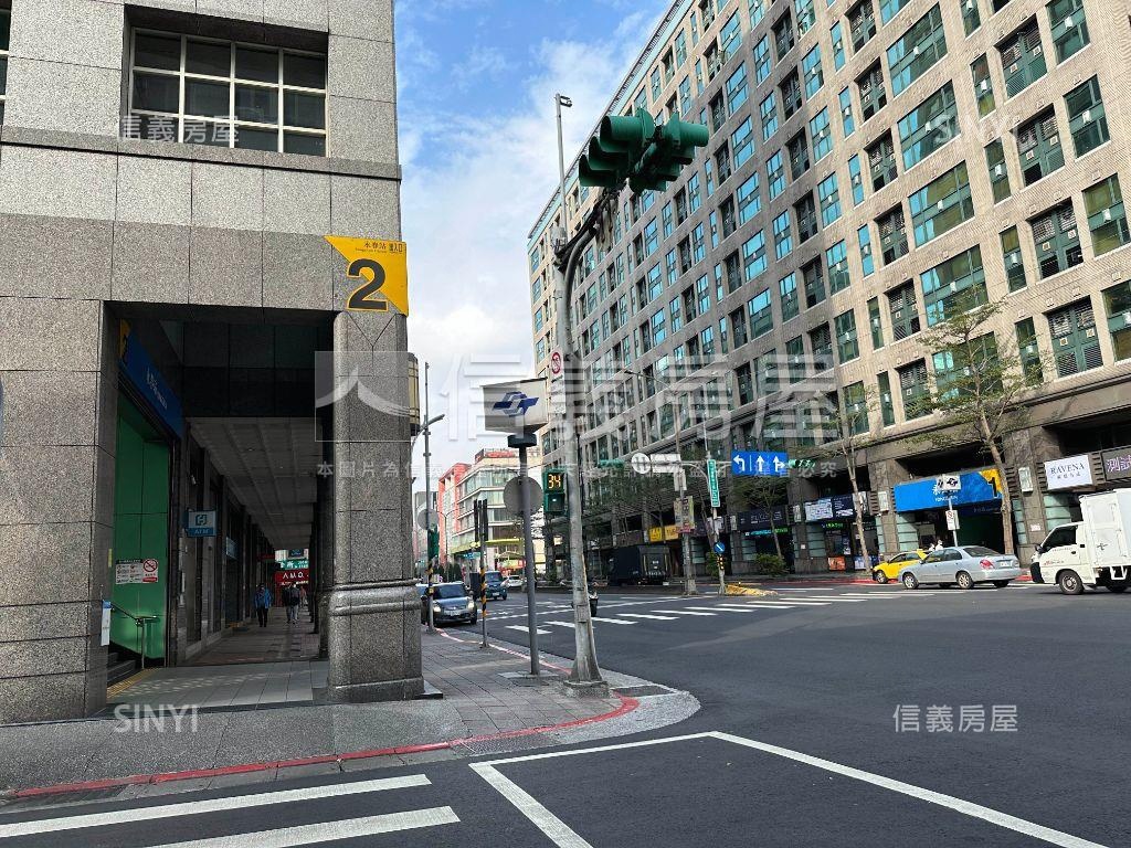 永春捷運松德金店面房屋室內格局與周邊環境