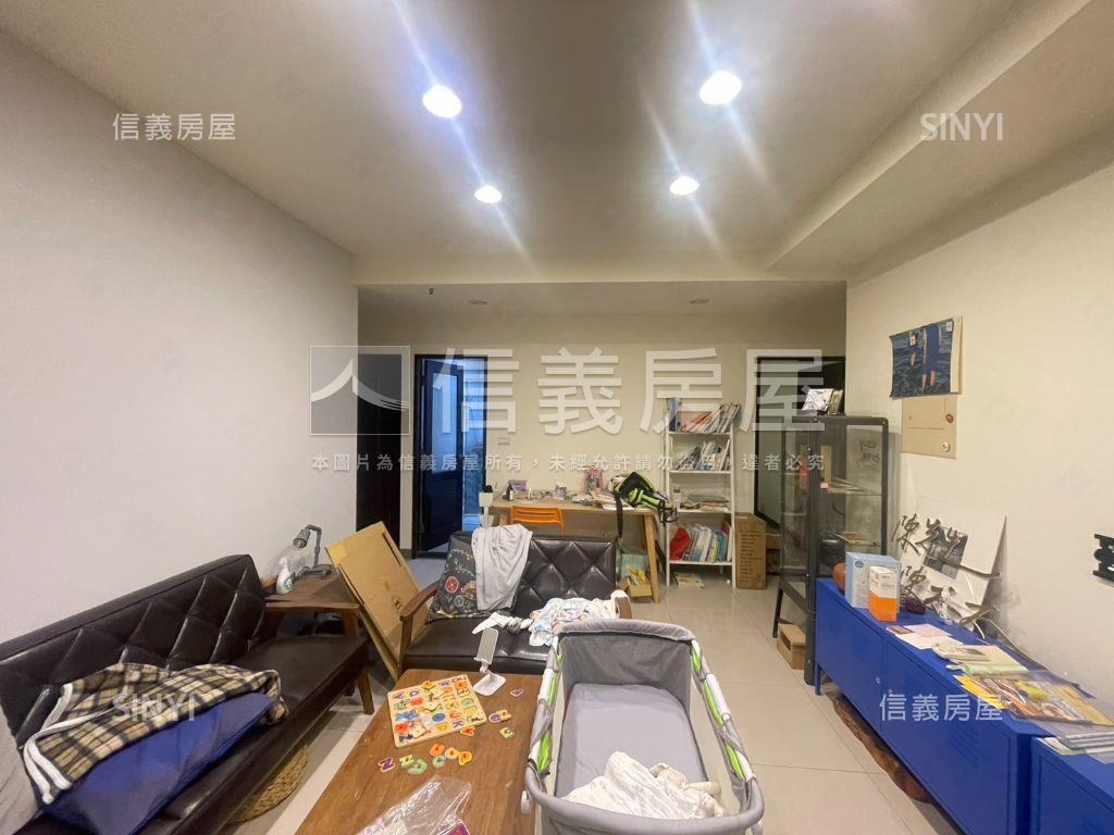 春日路ＲＶ生活館三房車位房屋室內格局與周邊環境