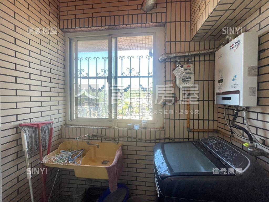 春日路ＲＶ生活館三房車位房屋室內格局與周邊環境