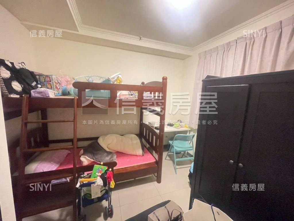 春日路ＲＶ生活館三房車位房屋室內格局與周邊環境