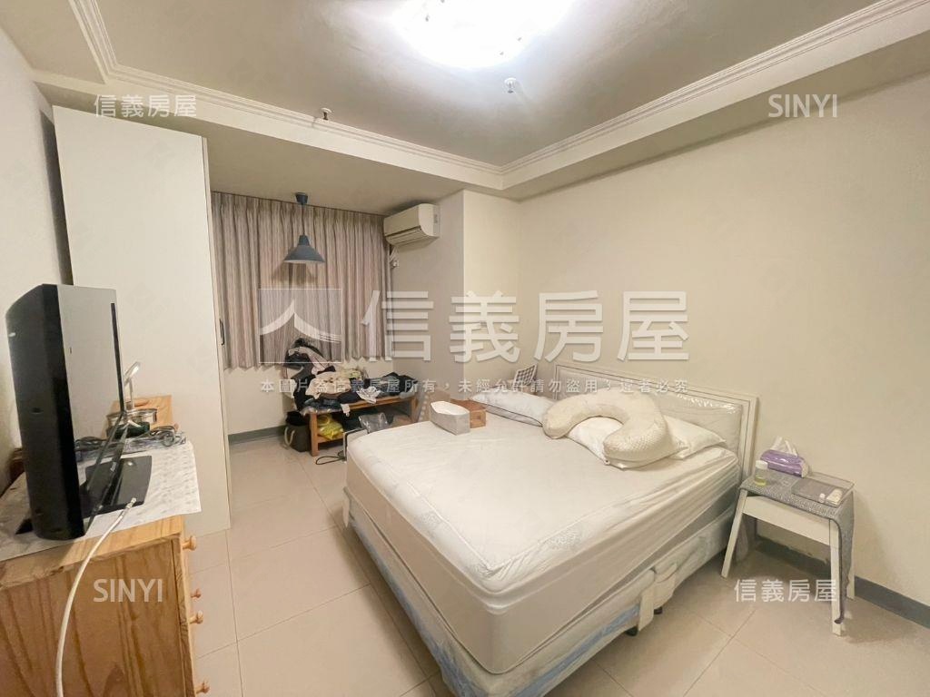春日路ＲＶ生活館三房車位房屋室內格局與周邊環境