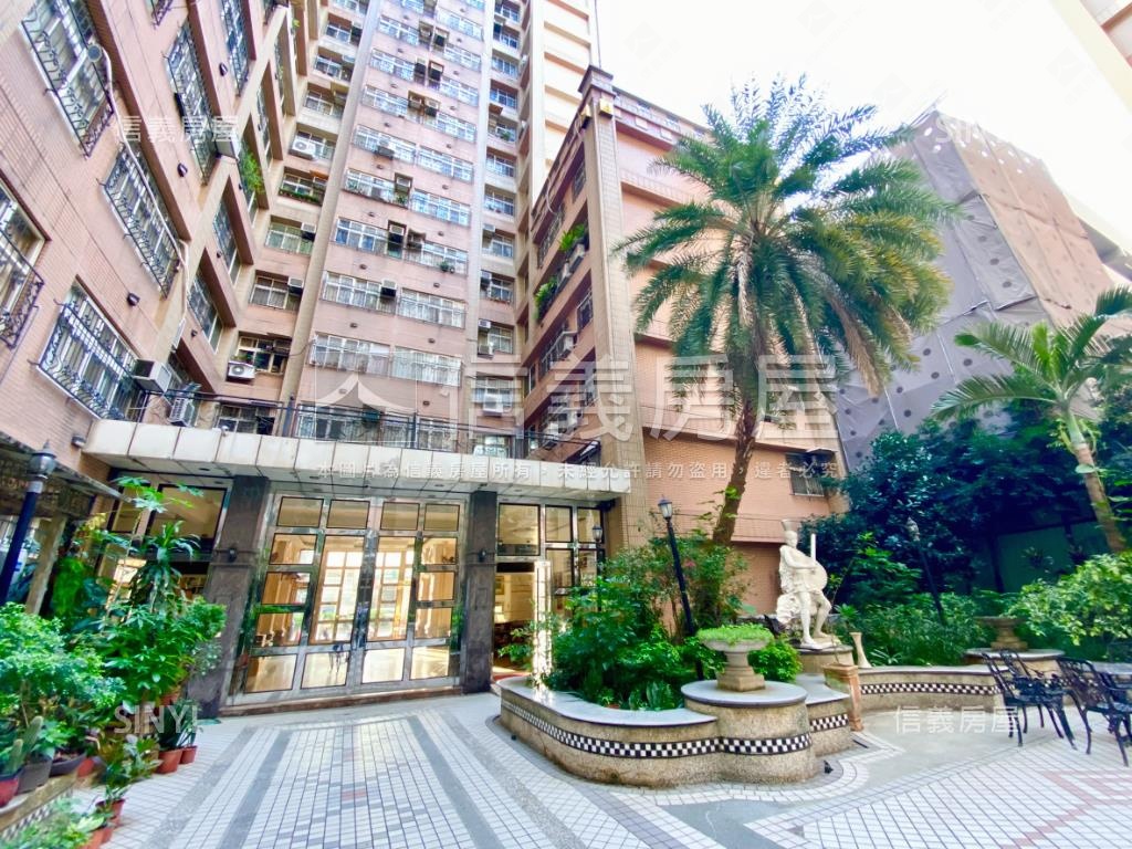 春日路ＲＶ生活館三房車位房屋室內格局與周邊環境