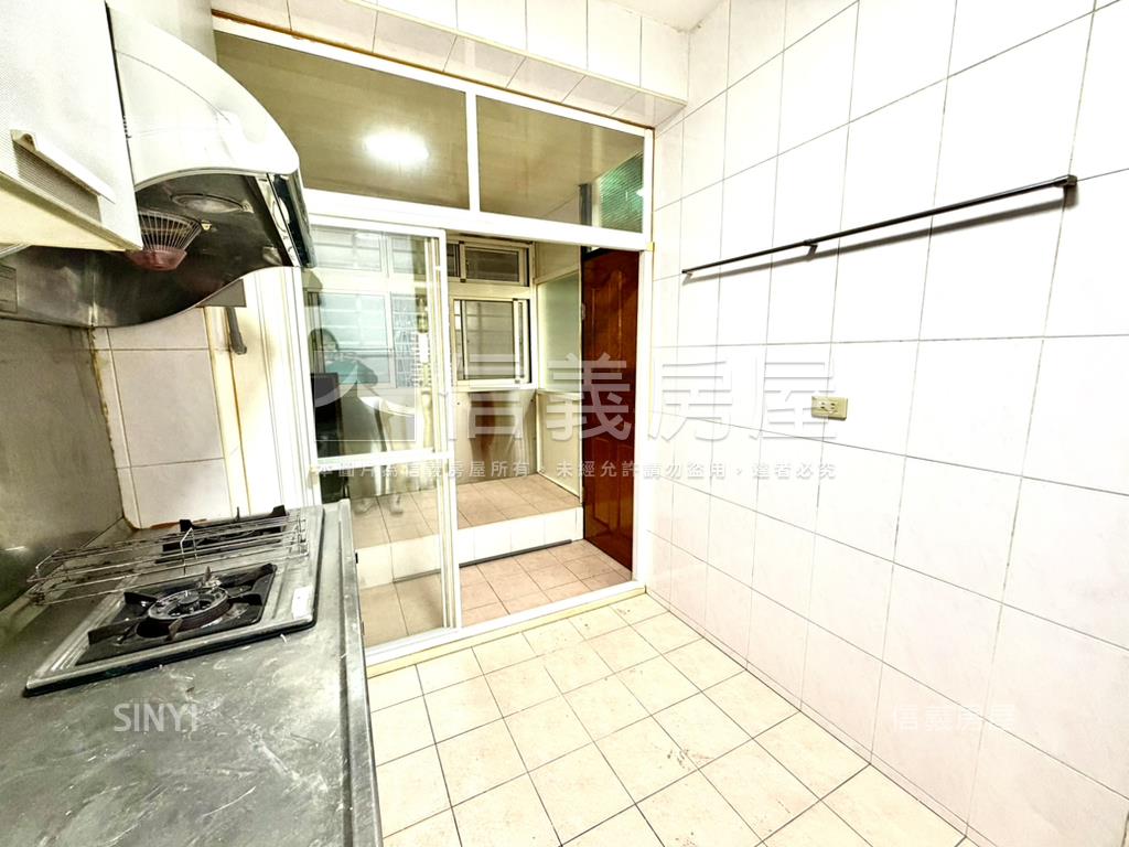 秀朗學區方正３樓房屋室內格局與周邊環境