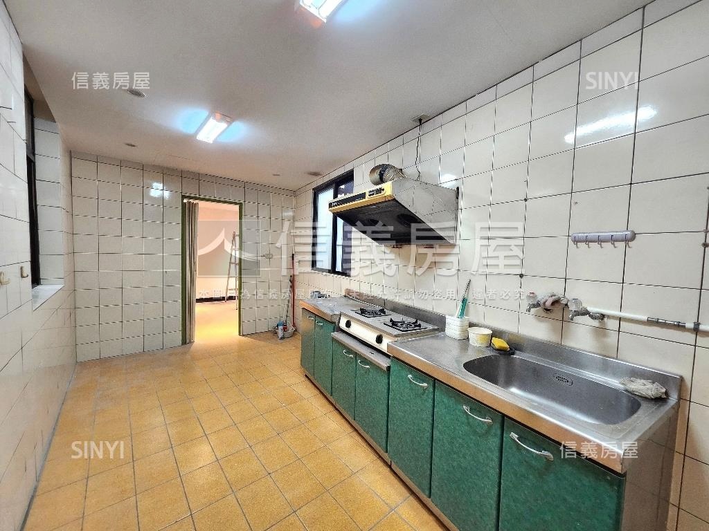 信義路公寓四樓房屋室內格局與周邊環境