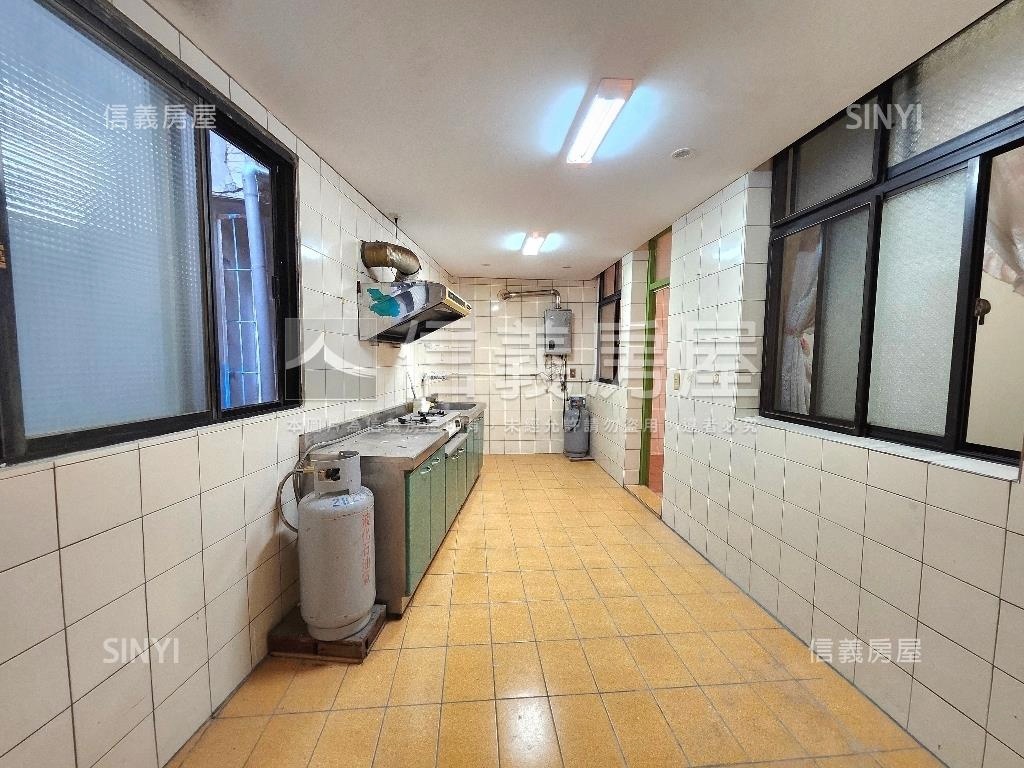 信義路公寓四樓房屋室內格局與周邊環境