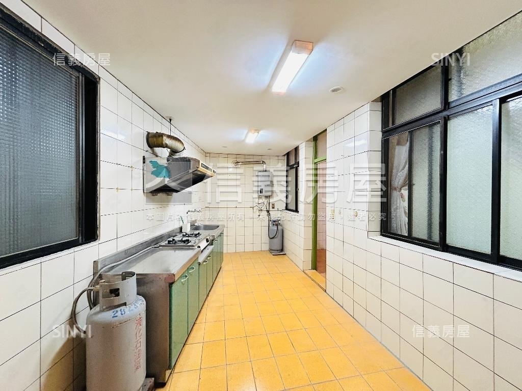 信義路公寓四樓房屋室內格局與周邊環境