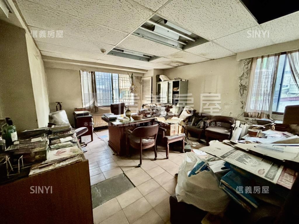 西門雙層百坪大辦公房屋室內格局與周邊環境