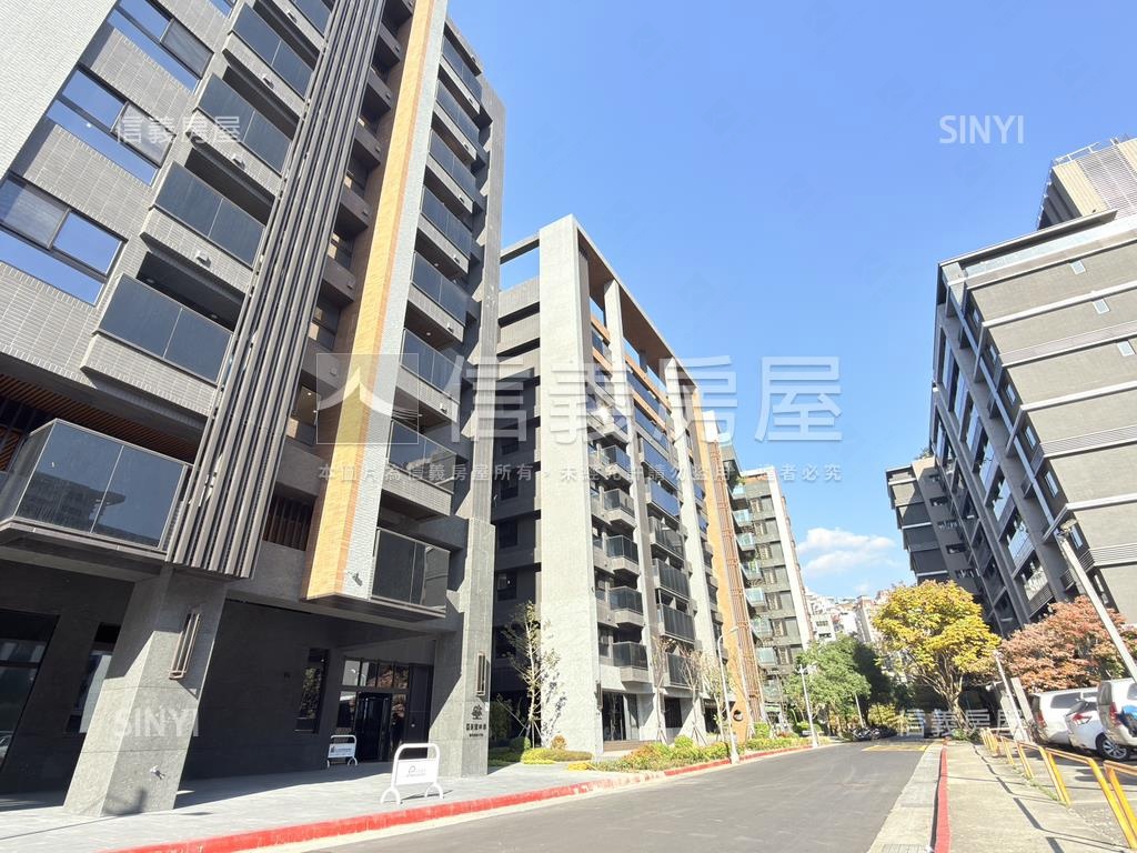 【精選】長耀四季三房車位房屋室內格局與周邊環境