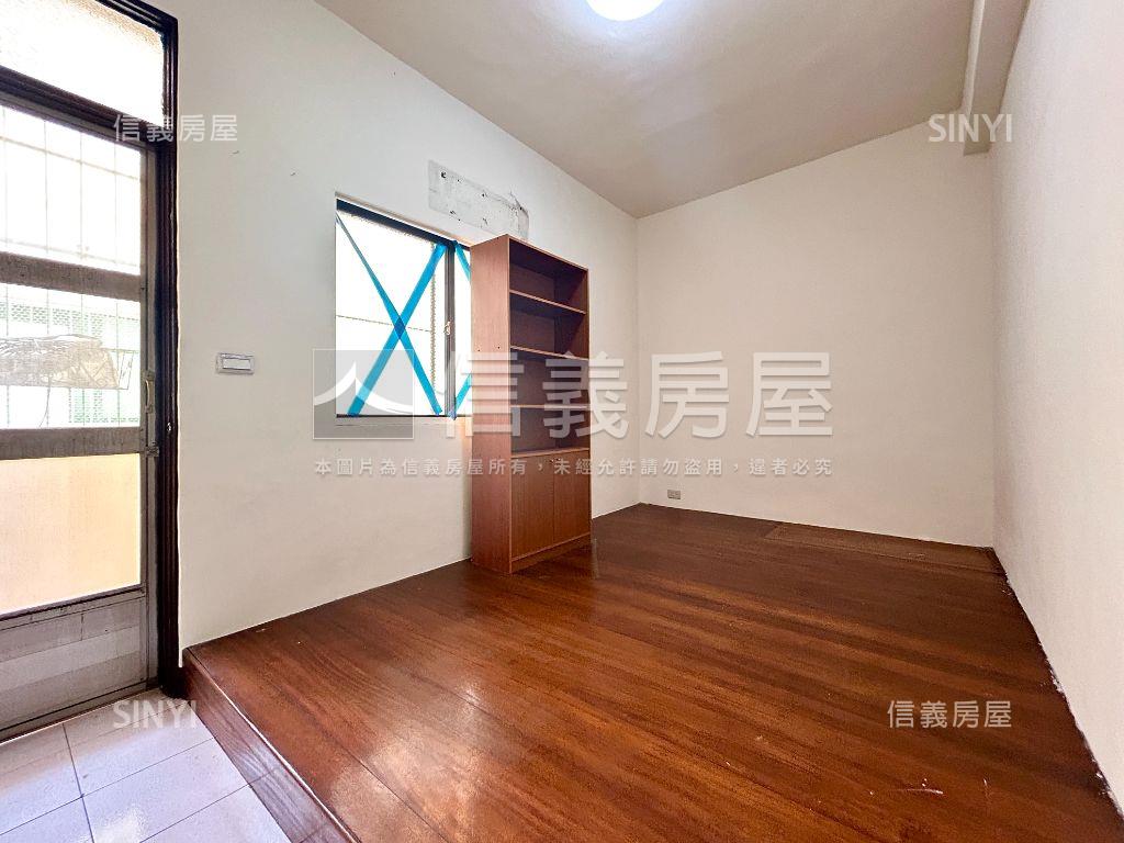 鳳山面寬正街透天房屋室內格局與周邊環境