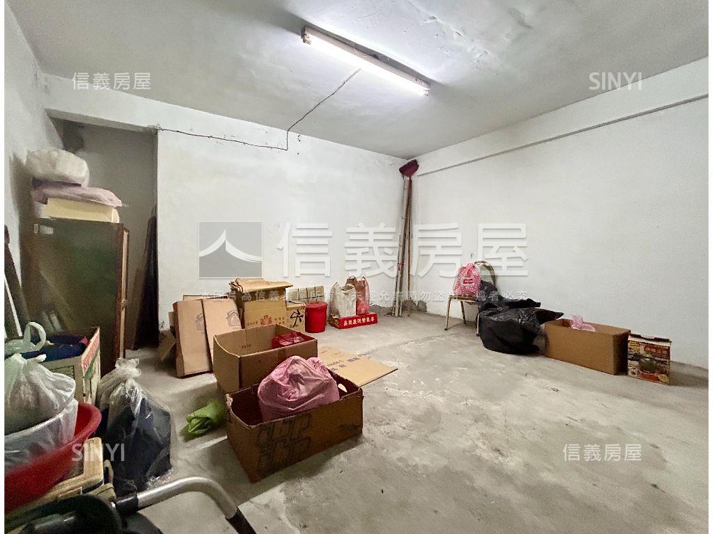 鳳山面寬正街透天房屋室內格局與周邊環境