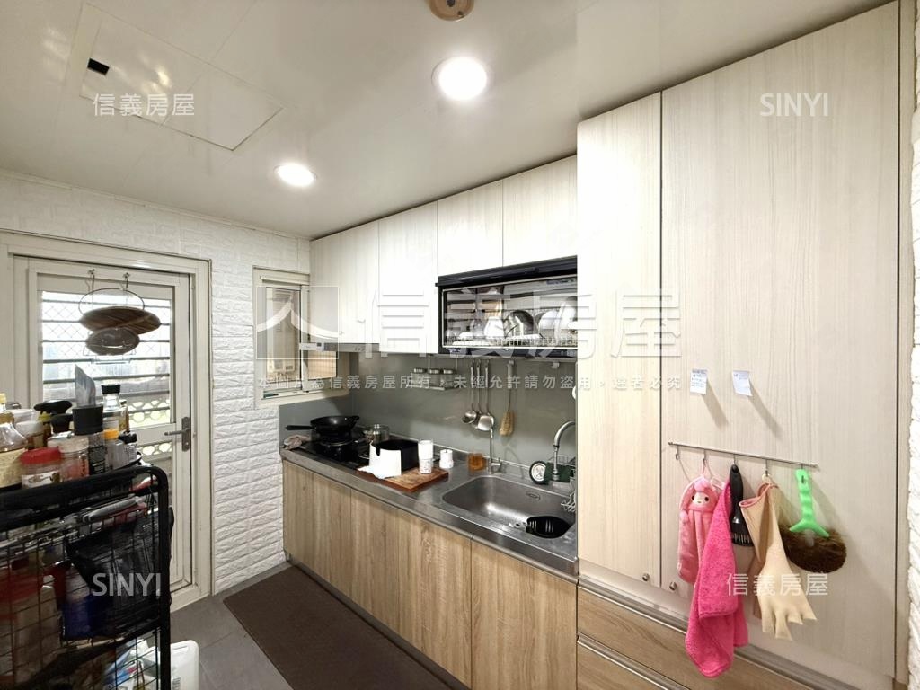 百萬級裝潢三房房屋室內格局與周邊環境