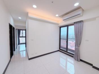 葳格博閱。頂峰２房帶車位