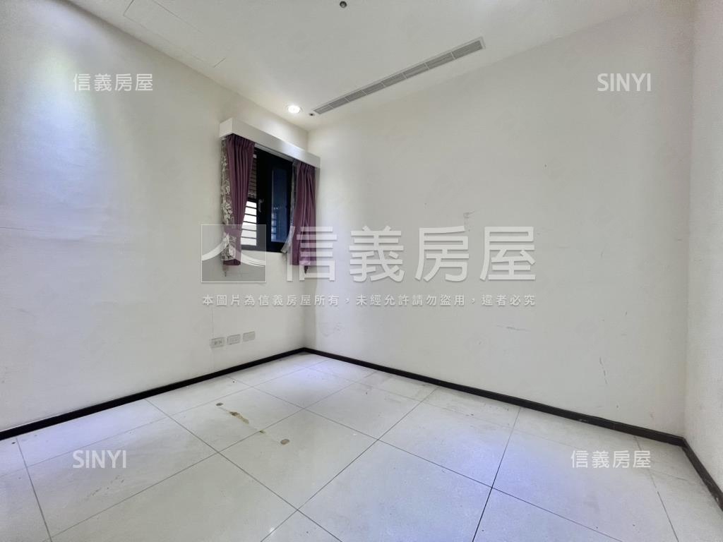 太子學院三房平面車位房屋室內格局與周邊環境